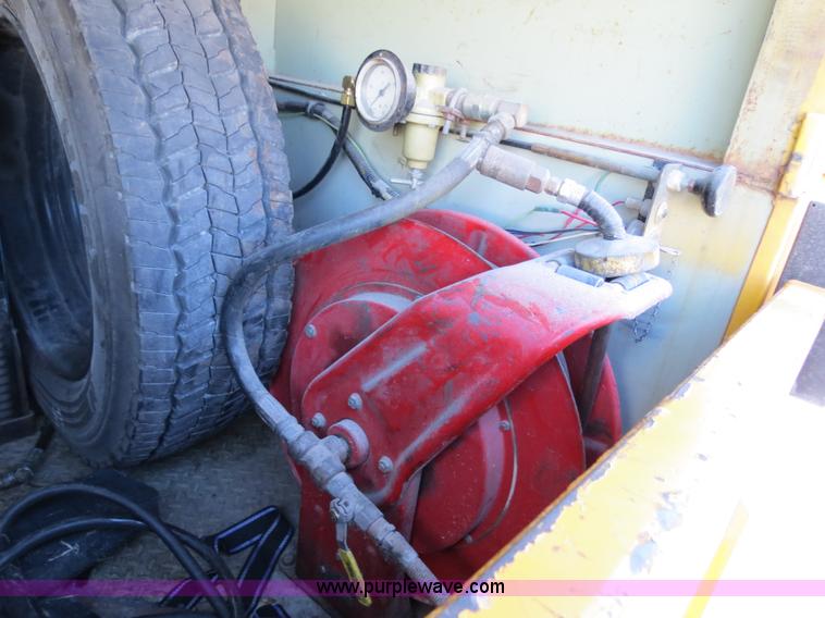 image for item F4360 2005 Ford F450 service truck