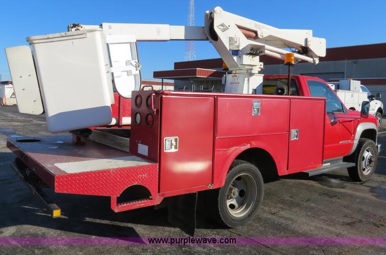 image for item F4362 2000 Chevrolet 3500 crane truck