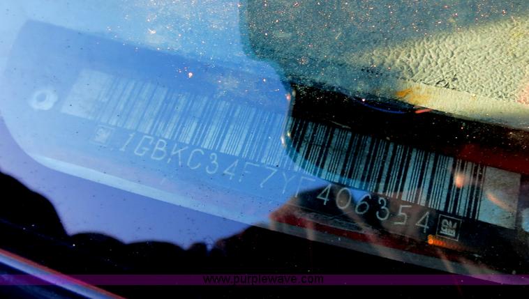 image for item F4362 2000 Chevrolet 3500 crane truck