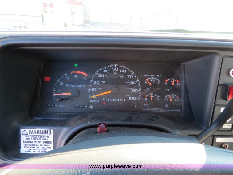 image for item F4362 2000 Chevrolet 3500 crane truck