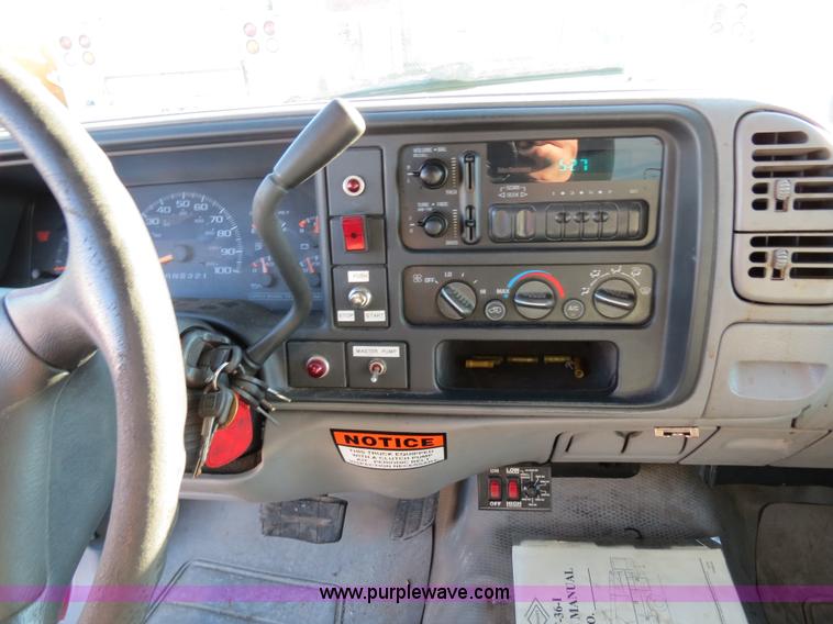 image for item F4362 2000 Chevrolet 3500 crane truck