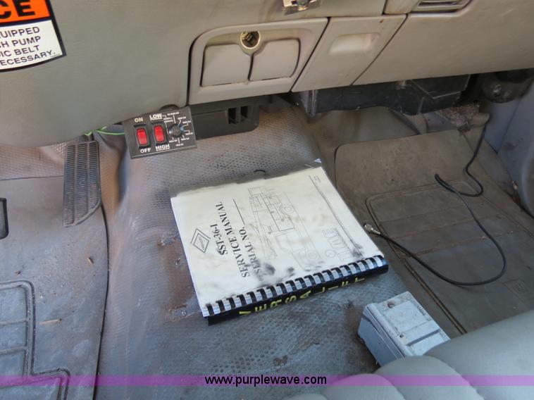 image for item F4362 2000 Chevrolet 3500 crane truck