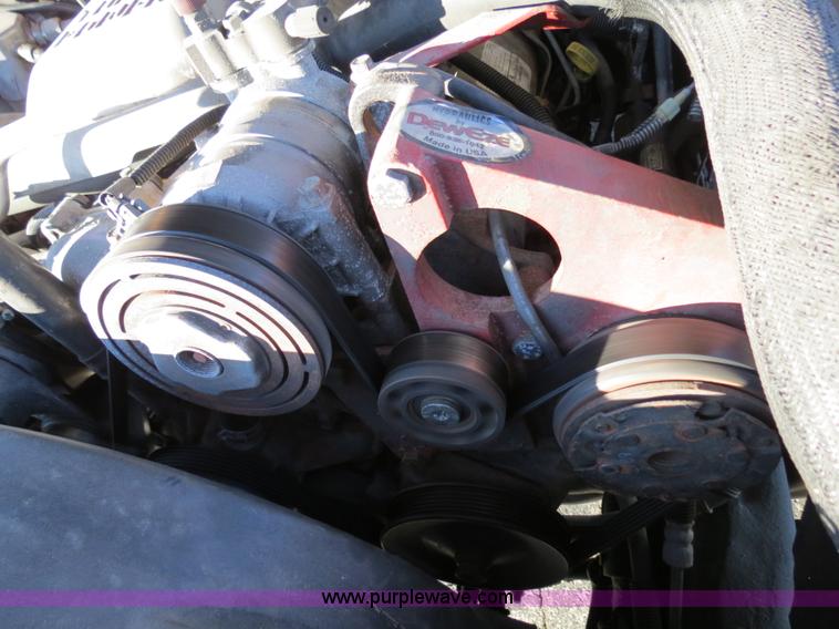 image for item F4362 2000 Chevrolet 3500 crane truck