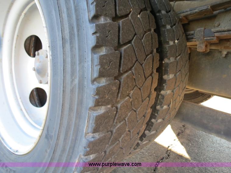 image for item F4362 2000 Chevrolet 3500 crane truck