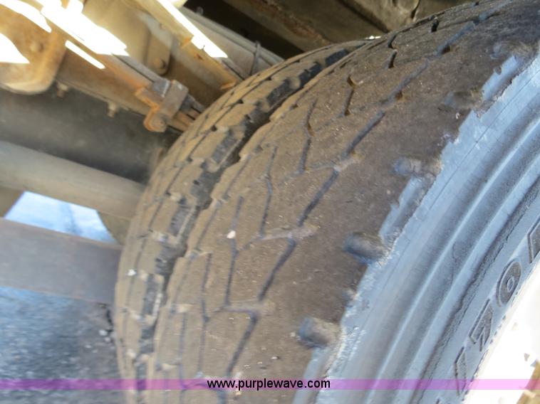 image for item F4362 2000 Chevrolet 3500 crane truck