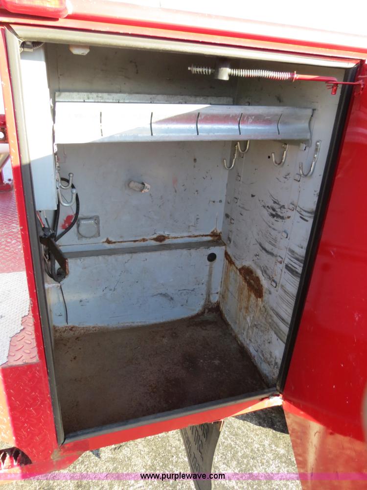 image for item F4362 2000 Chevrolet 3500 crane truck