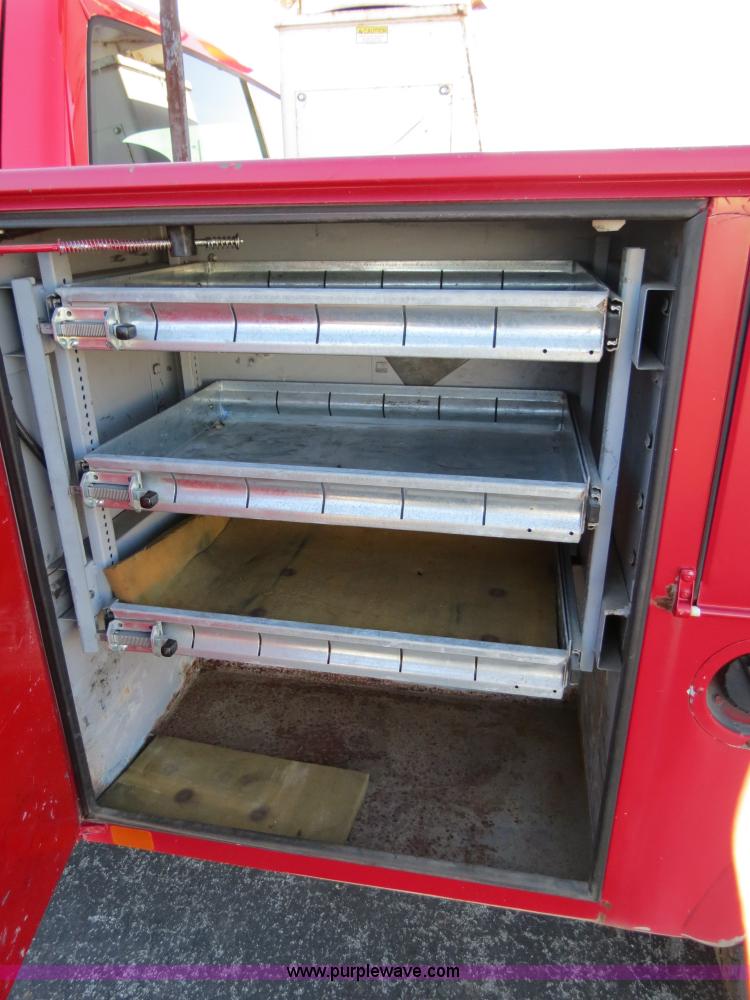 image for item F4362 2000 Chevrolet 3500 crane truck