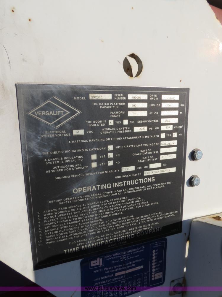 image for item F4362 2000 Chevrolet 3500 crane truck