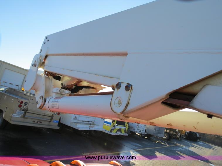 image for item F4362 2000 Chevrolet 3500 crane truck