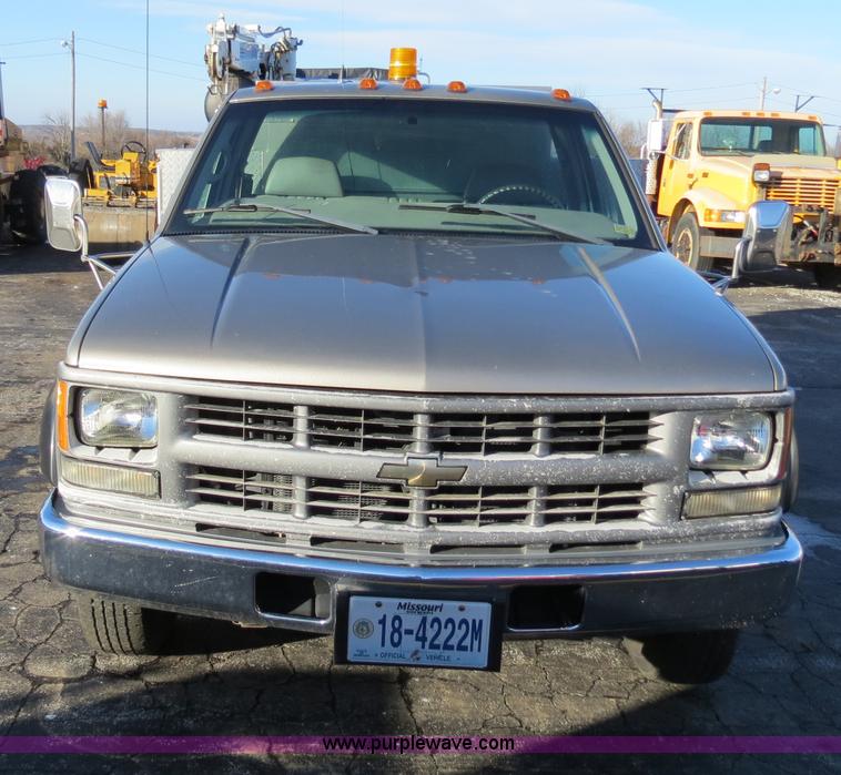 image for item F4363 1998 Chevrolet 3500 service truck