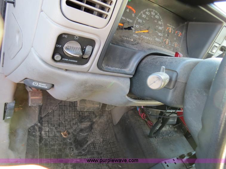 image for item F4363 1998 Chevrolet 3500 service truck