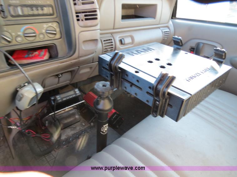 image for item F4363 1998 Chevrolet 3500 service truck