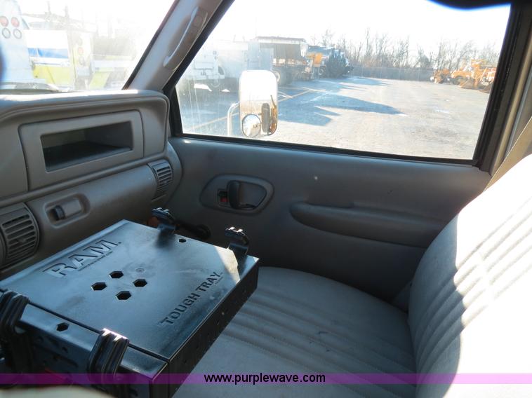 image for item F4363 1998 Chevrolet 3500 service truck