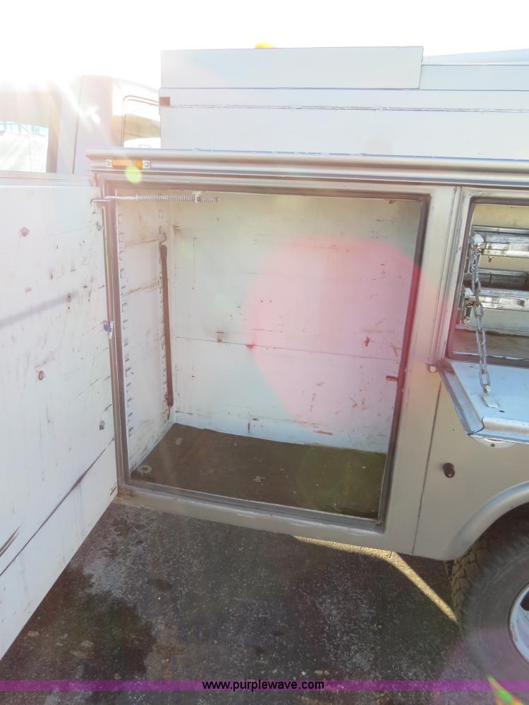 image for item F4363 1998 Chevrolet 3500 service truck