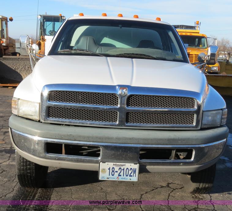 image for item F4364 1998 Dodge Ram 3500 service truck