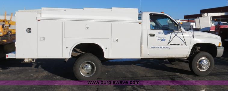 image for item F4364 1998 Dodge Ram 3500 service truck