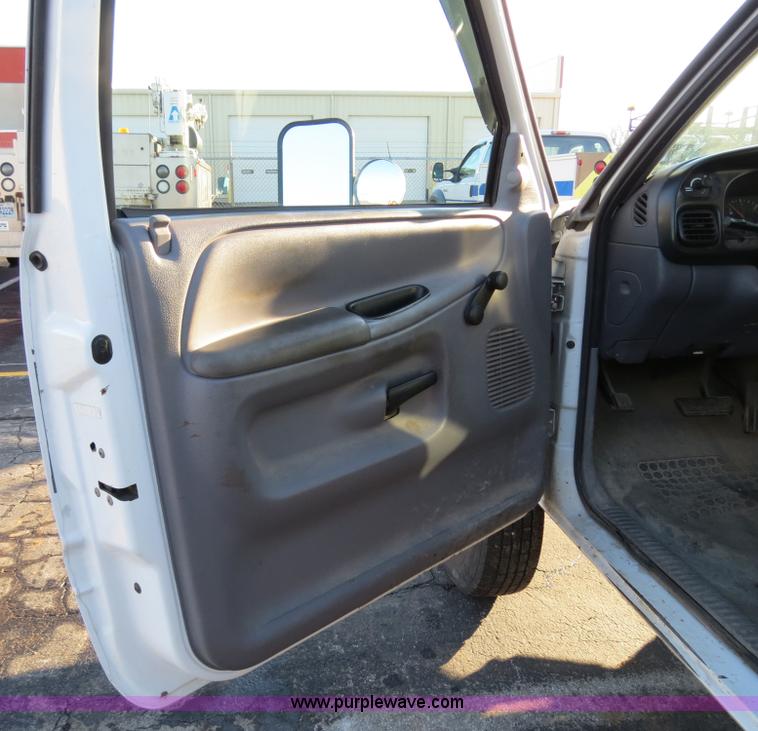 image for item F4364 1998 Dodge Ram 3500 service truck