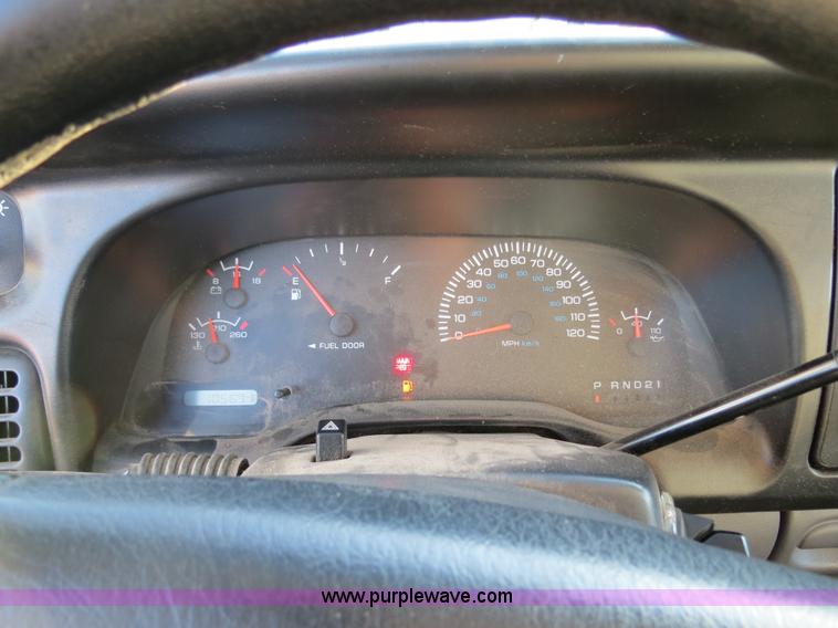 image for item F4364 1998 Dodge Ram 3500 service truck