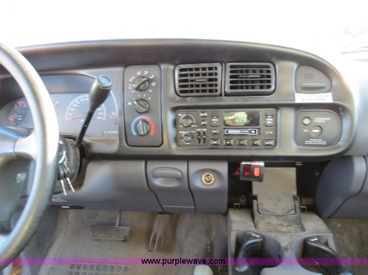 image for item F4364 1998 Dodge Ram 3500 service truck