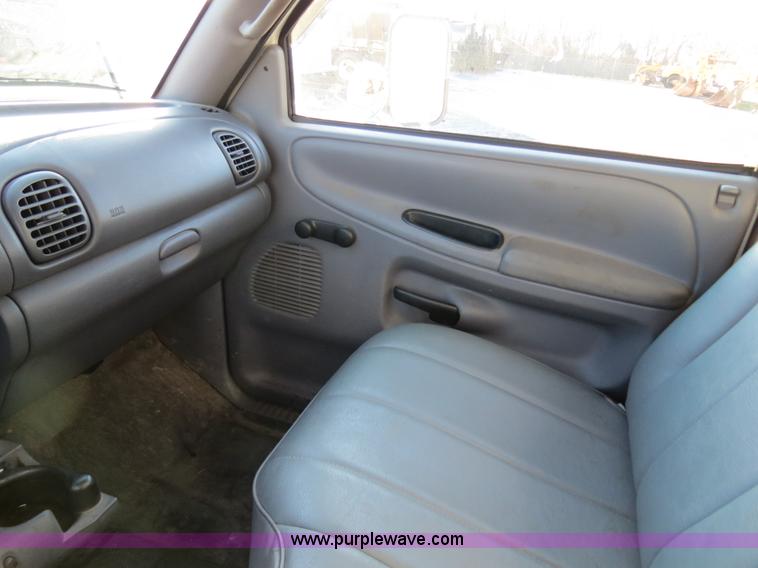 image for item F4364 1998 Dodge Ram 3500 service truck