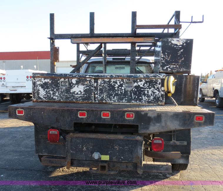 image for item F4365 2002 Ford F450 flatbed truck