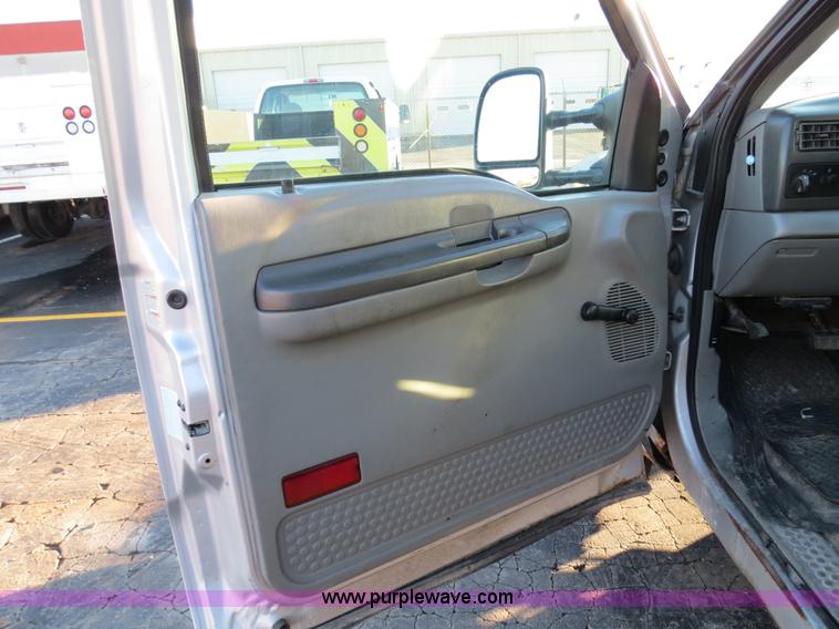 image for item F4365 2002 Ford F450 flatbed truck