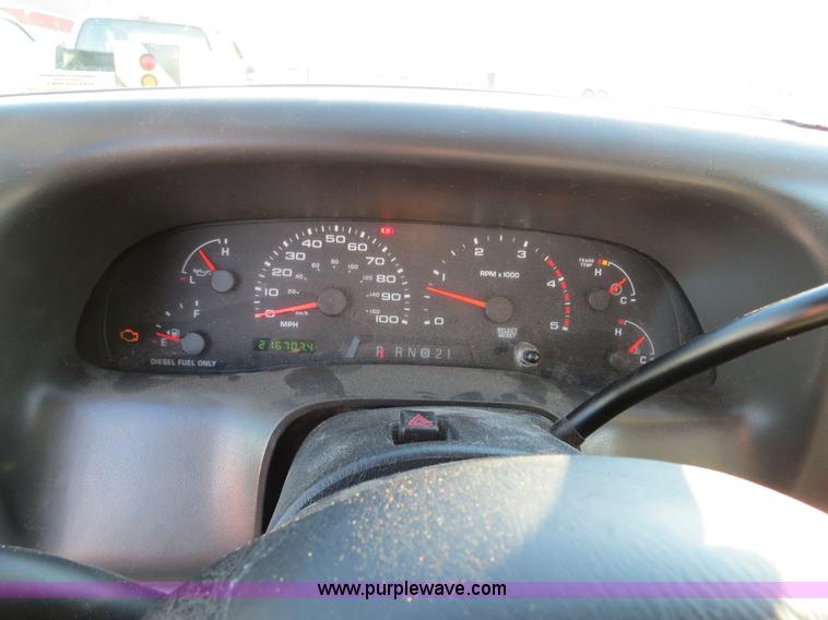 image for item F4365 2002 Ford F450 flatbed truck