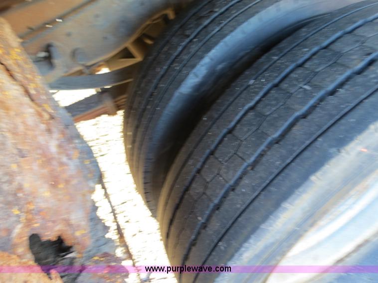 image for item F4365 2002 Ford F450 flatbed truck