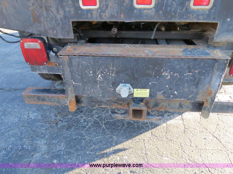 image for item F4365 2002 Ford F450 flatbed truck