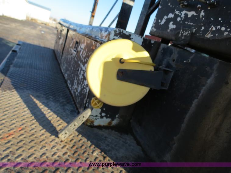 image for item F4365 2002 Ford F450 flatbed truck