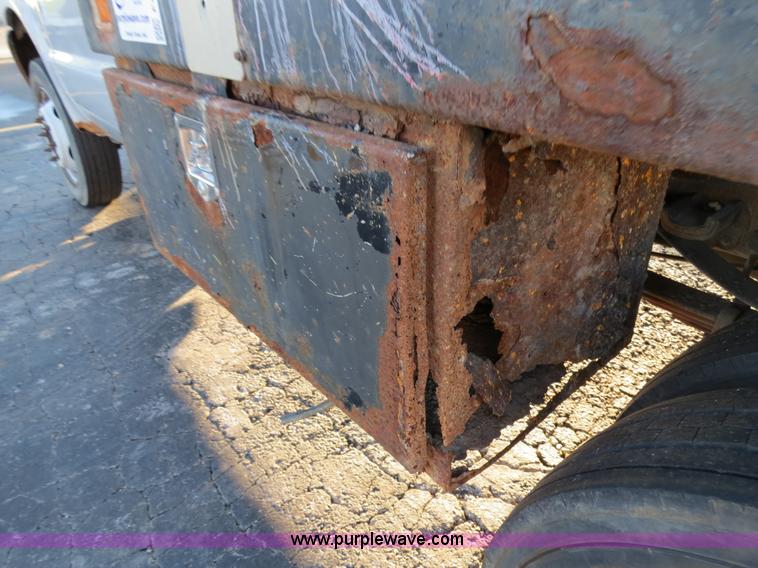 image for item F4365 2002 Ford F450 flatbed truck