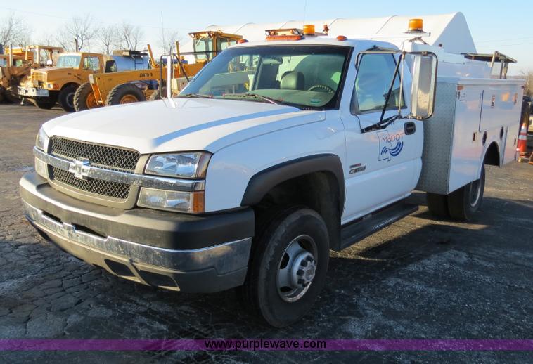 image for item F4366 2003 Chevrolet Silverado 3500 service truck