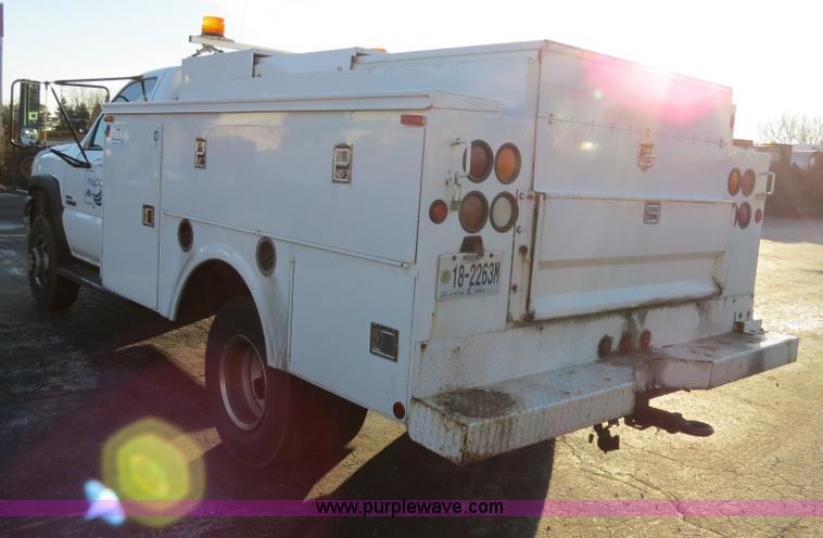 image for item F4366 2003 Chevrolet Silverado 3500 service truck