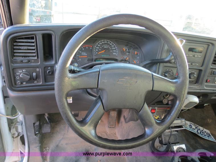 image for item F4366 2003 Chevrolet Silverado 3500 service truck