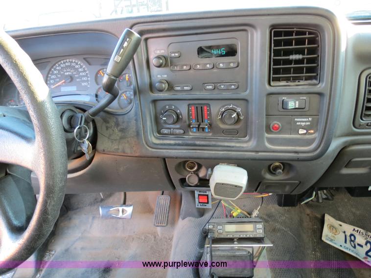 image for item F4366 2003 Chevrolet Silverado 3500 service truck
