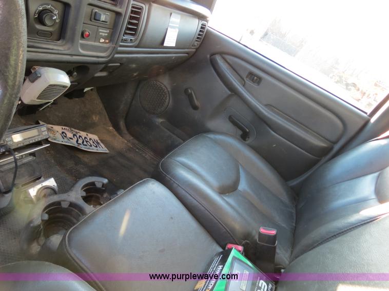 image for item F4366 2003 Chevrolet Silverado 3500 service truck