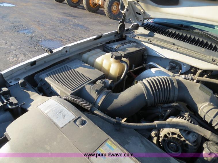 image for item F4366 2003 Chevrolet Silverado 3500 service truck