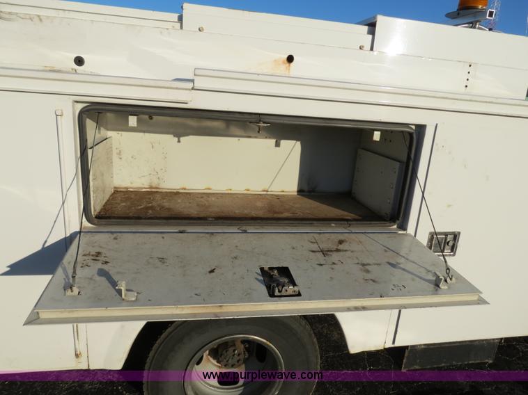 image for item F4366 2003 Chevrolet Silverado 3500 service truck
