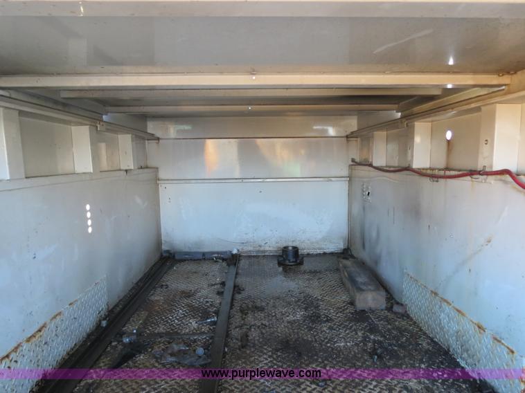 image for item F4366 2003 Chevrolet Silverado 3500 service truck