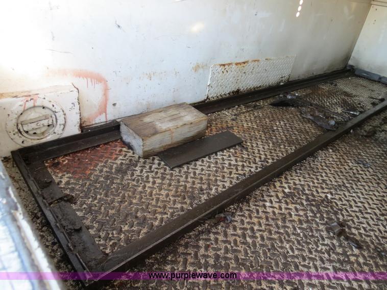 image for item F4366 2003 Chevrolet Silverado 3500 service truck