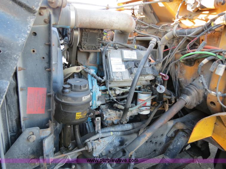 image for item F4369 2002 International 4900 dump truck