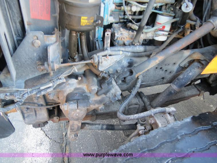 image for item F4369 2002 International 4900 dump truck