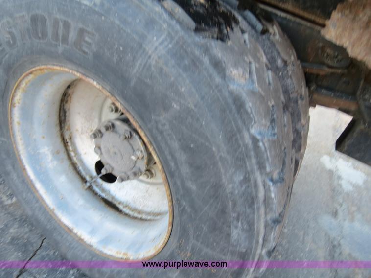 image for item F4369 2002 International 4900 dump truck