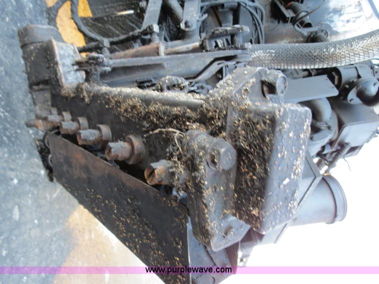 image for item F4370 1997 International 4900 oil distribution truck