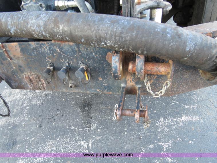 image for item F4370 1997 International 4900 oil distribution truck