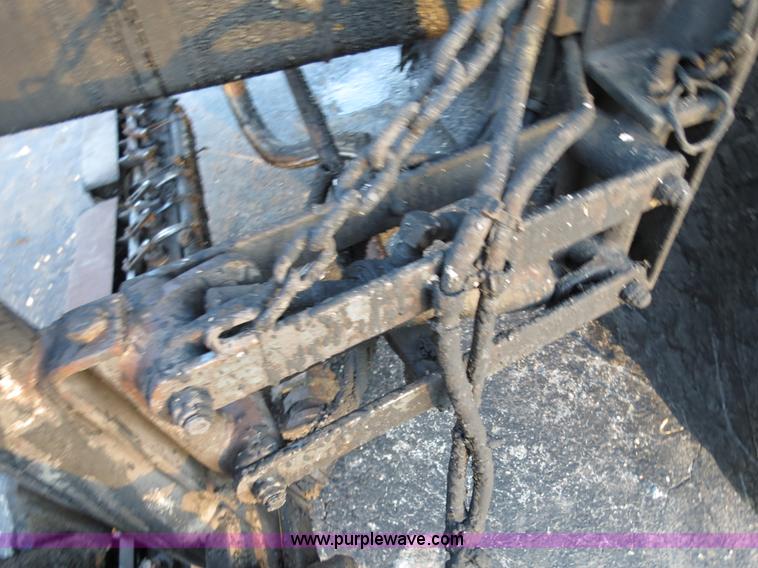 image for item F4371 1996 International 4900 oil distribution truck