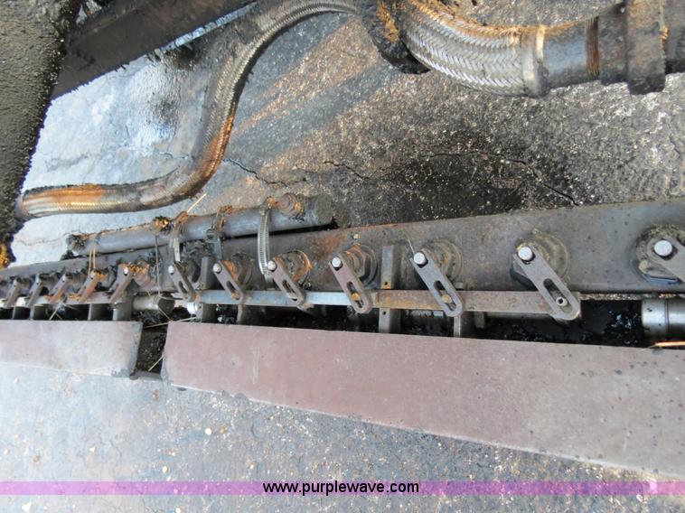 image for item F4371 1996 International 4900 oil distribution truck