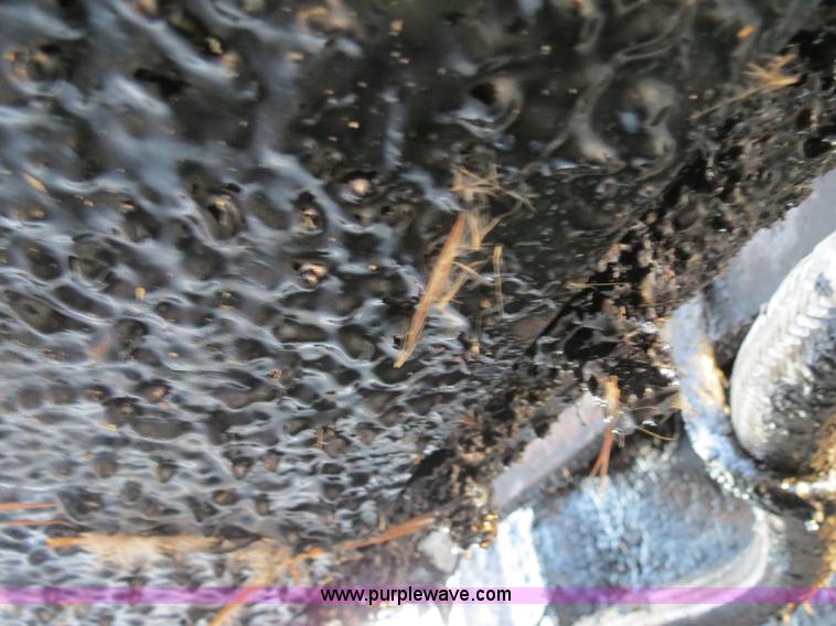 image for item F4371 1996 International 4900 oil distribution truck