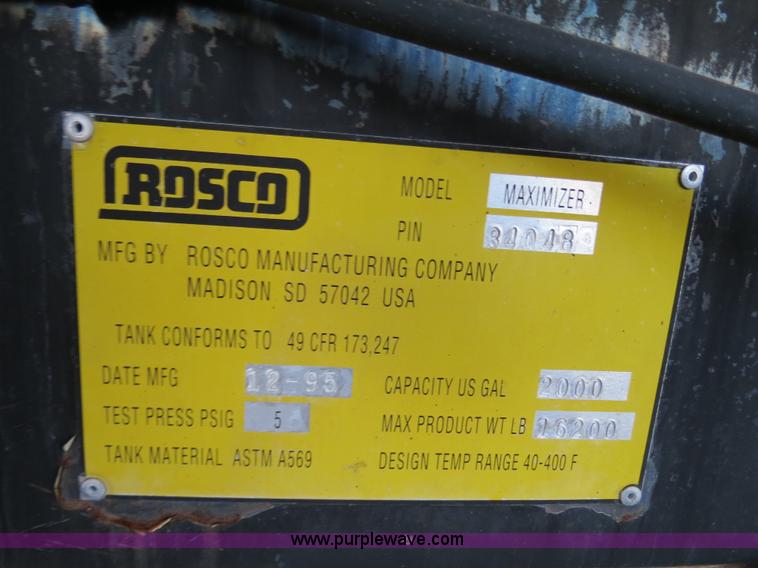 image for item F4372 1996 International 4900 oil distribution truck