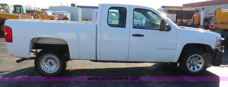 image for item F4373 2008 Chevrolet Silverado 1500 Ext. Cab pickup truck